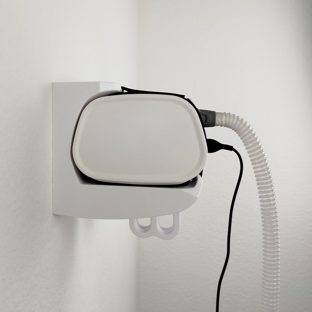 Kompaktowy uchwyt ścienny do kampera | ResMed AirSense 11 / AirCurve 11